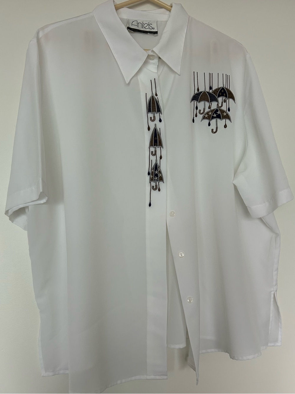 Antels vintage white oversized button up with embroidery - Picture 8 of 11
